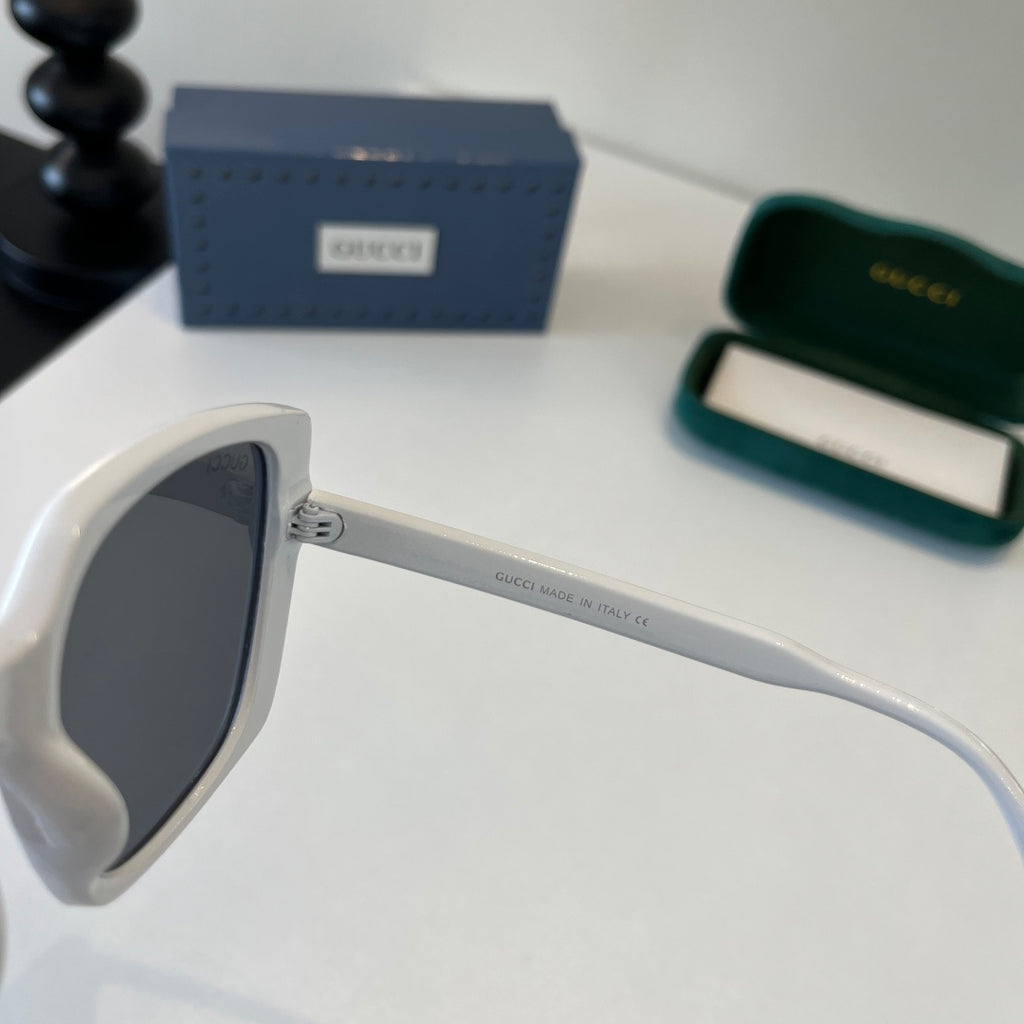 Gucci Oversized Silver Lens Sunglasses for Men & Women - 132239 - detail image 9