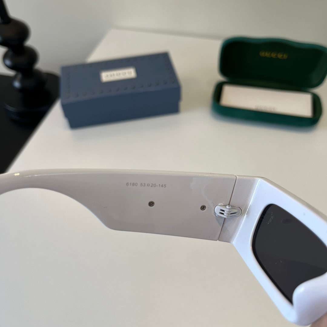Gucci Oversized Gray Lens Sunglasses for Men & Women - 132244 - detail image 7