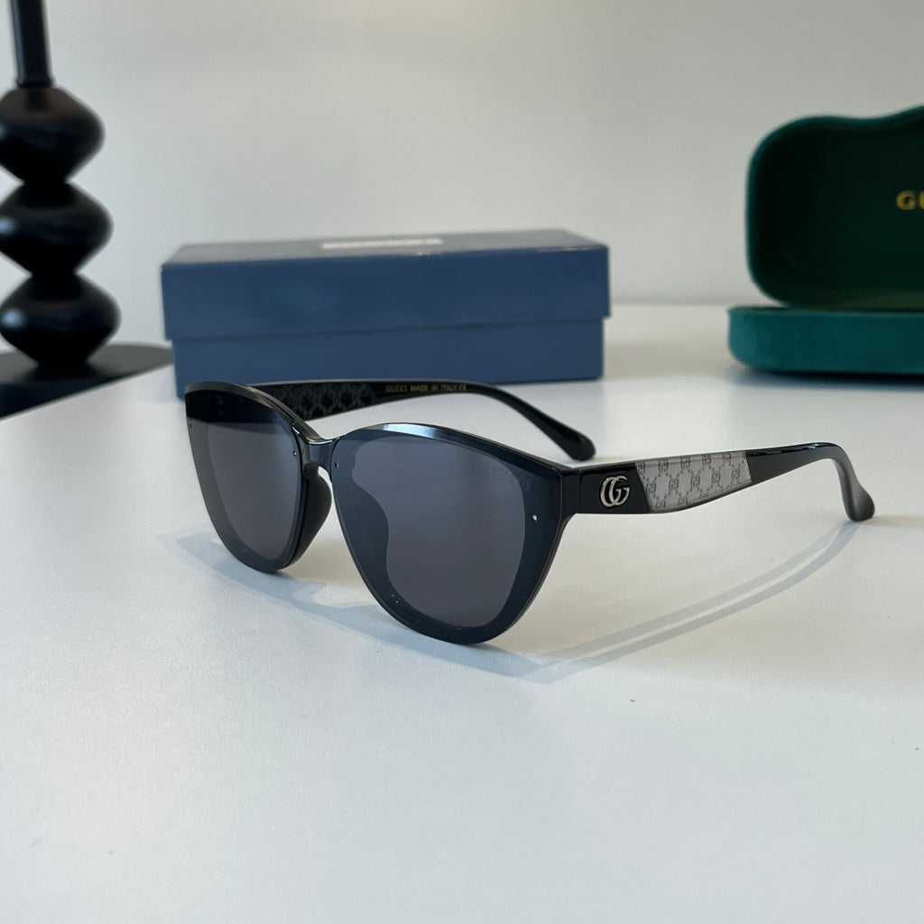 Gucci Oversized Silver Lens Sunglasses for Women - 132256 - detail image 3