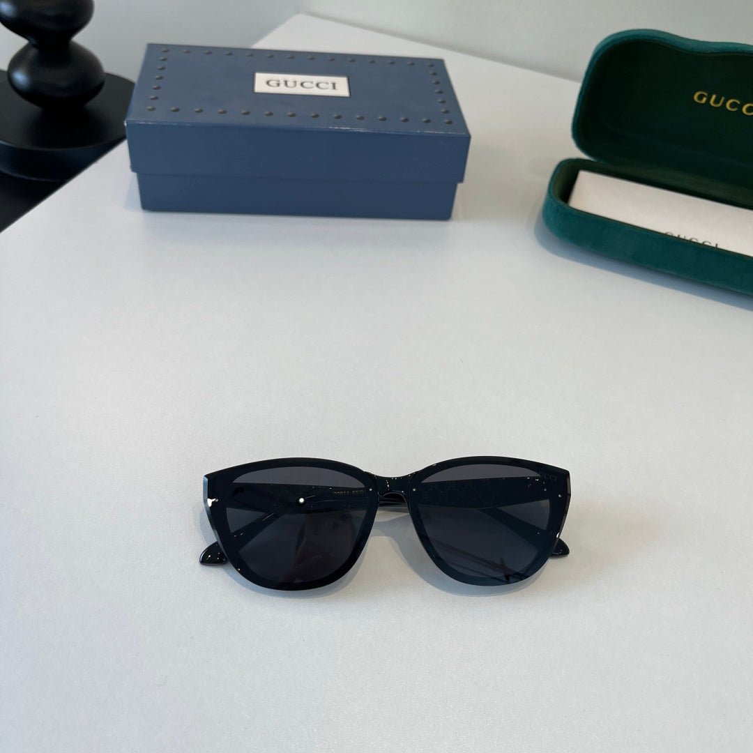 Gucci Oversized Silver Lens Sunglasses for Women - 132256 - detail image 4