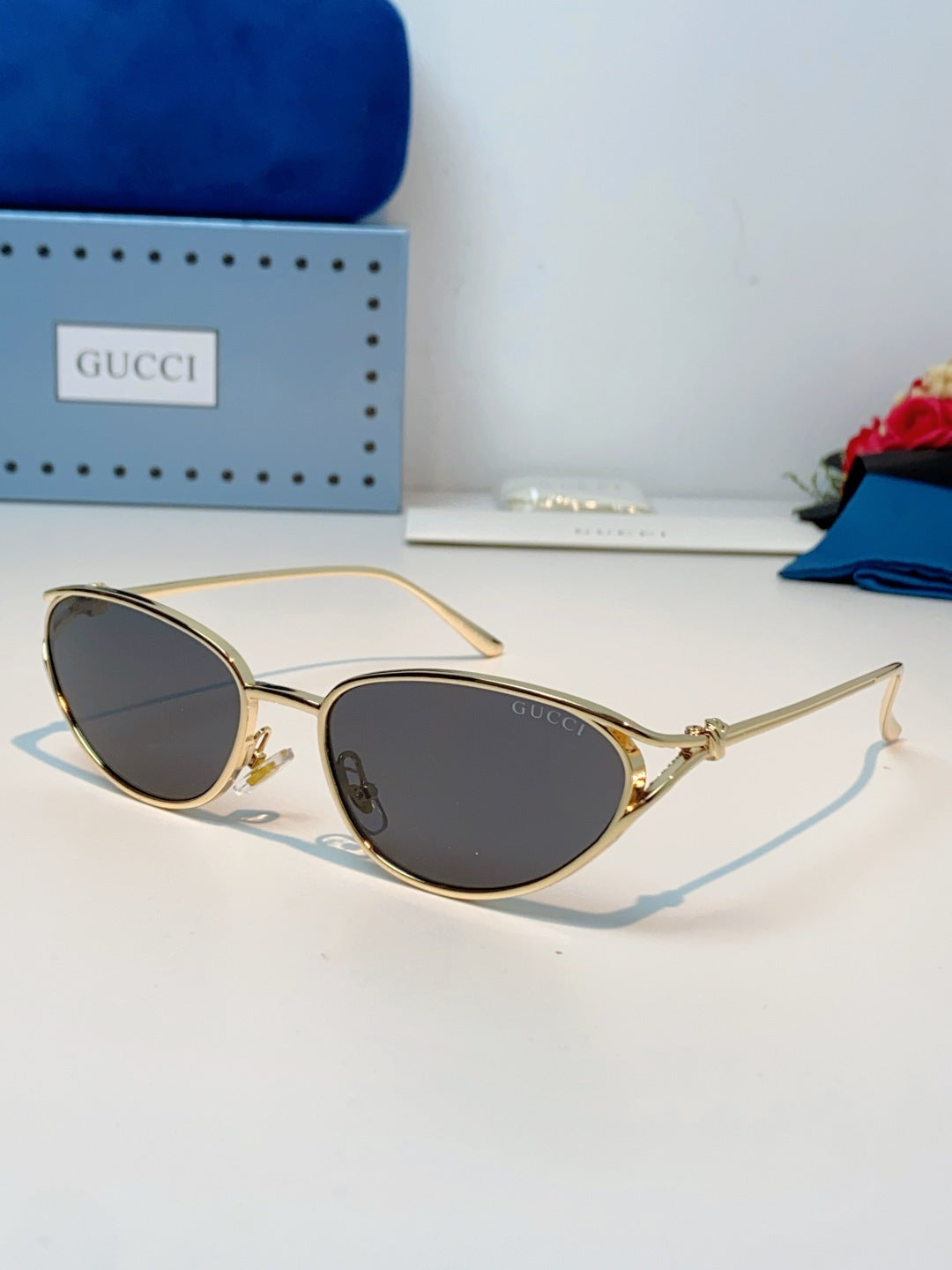 Gucci Cat-Eye Black Lens Sunglasses for Men & Women - 158196