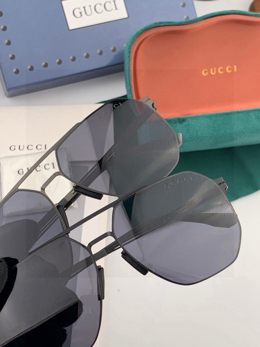 Gucci G611 Polarized Fashion Black Lens Sunglasses for Men & Women - 158204 - detail image 3