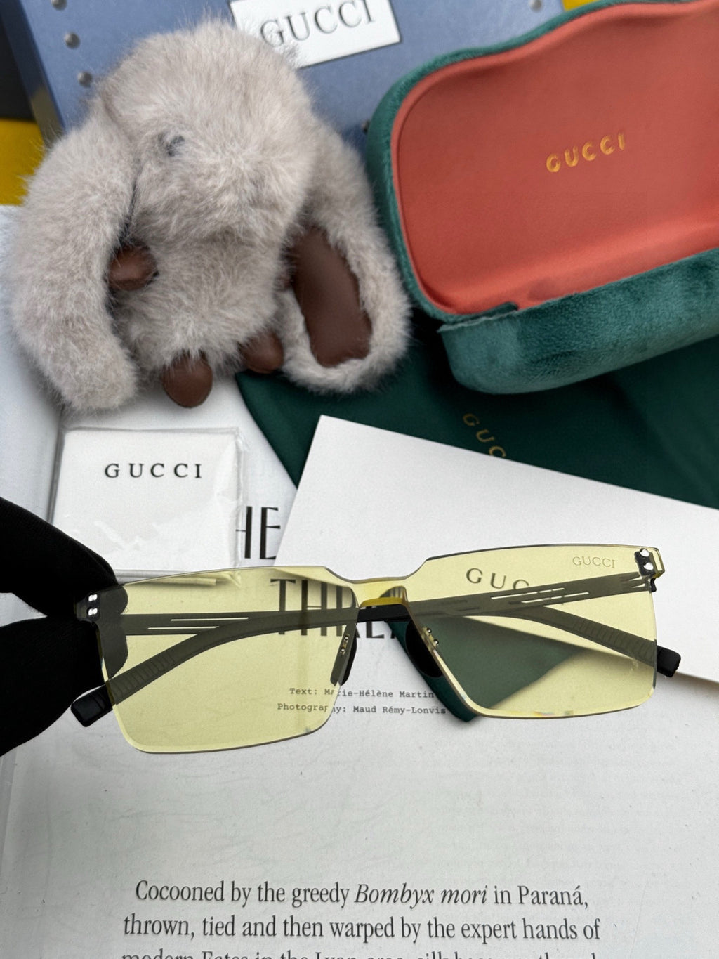 Gucci G910 Polarized Fashion Black Lens Sunglasses for Men & Women - 158206 - detail image 3