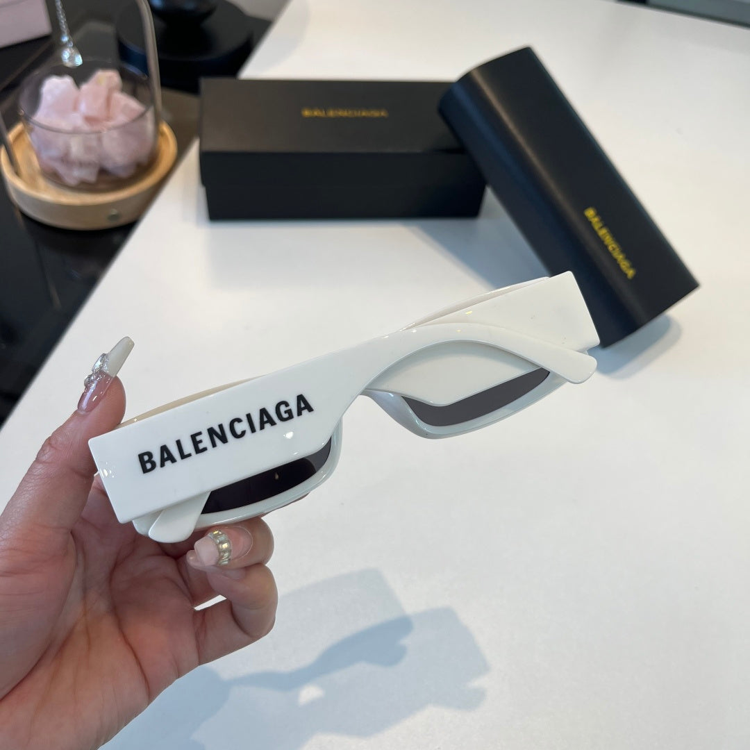 Balenciaga Rectangular Silver Lens Sunglasses for Men & Women - 372347 - detail image 5