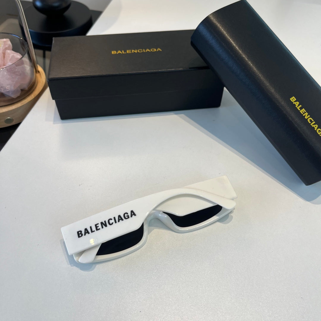 Balenciaga Rectangular Silver Lens Sunglasses for Men & Women - 449651 - detail image 6