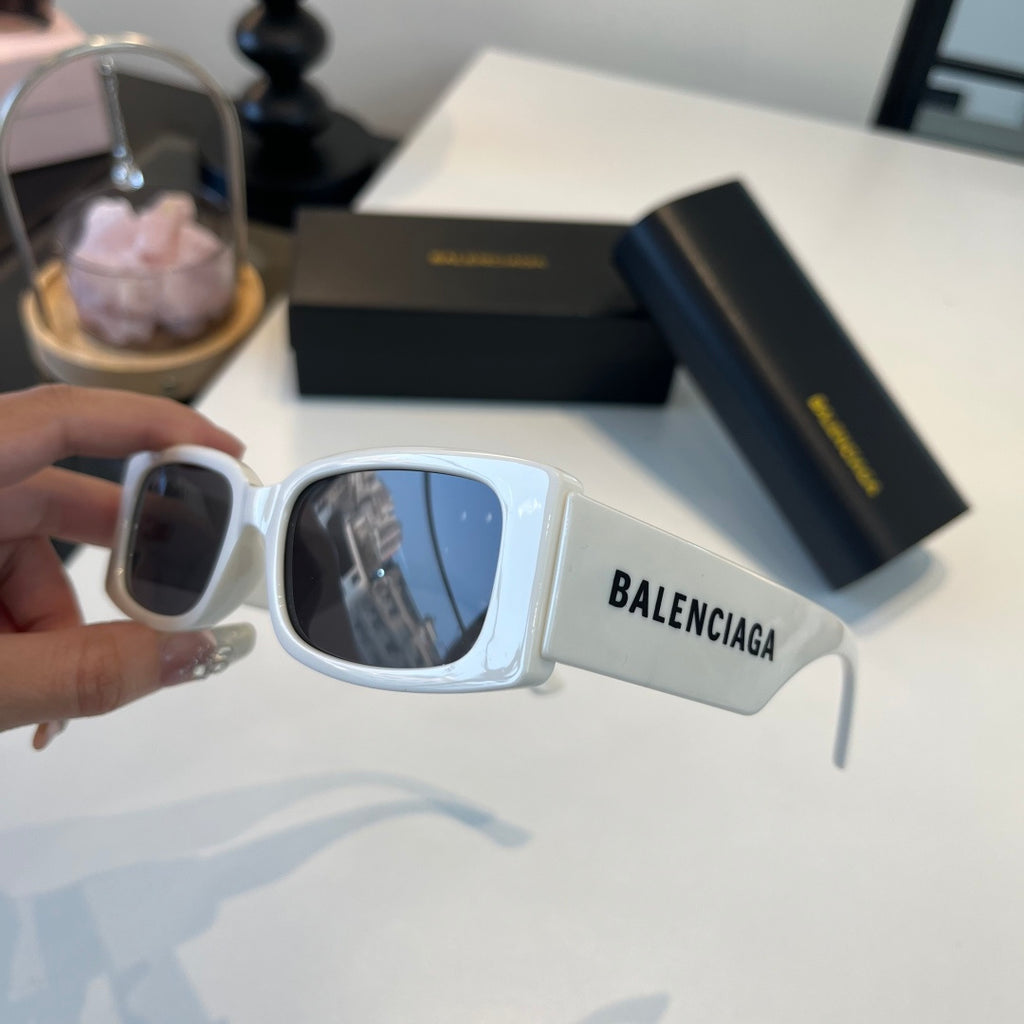 Balenciaga Rectangular Silver Lens Sunglasses for Men & Women - 158565 - detail image 4