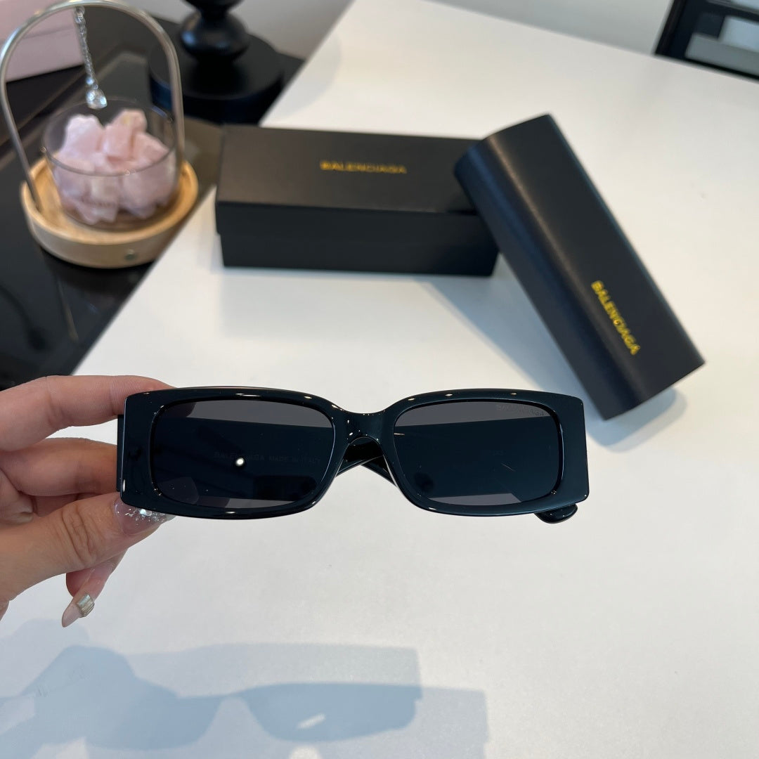 Balenciaga Rectangular Black Lens Sunglasses for Men & Women - 372348 - detail image 5