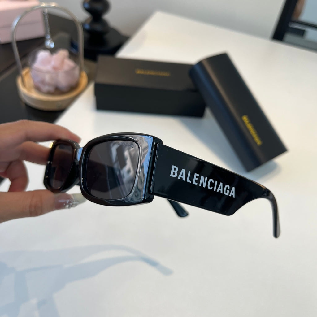 Balenciaga Rectangular Black Lens Sunglasses for Men & Women - 158566 - detail image 3
