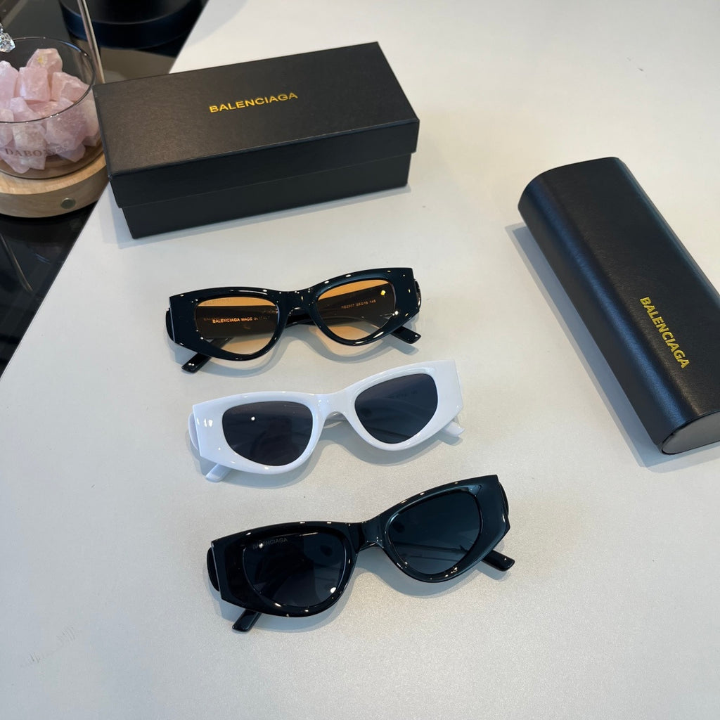 Balenciaga Rectangular Brown Lens Sunglasses for Men & Women - 372349 - detail image 4