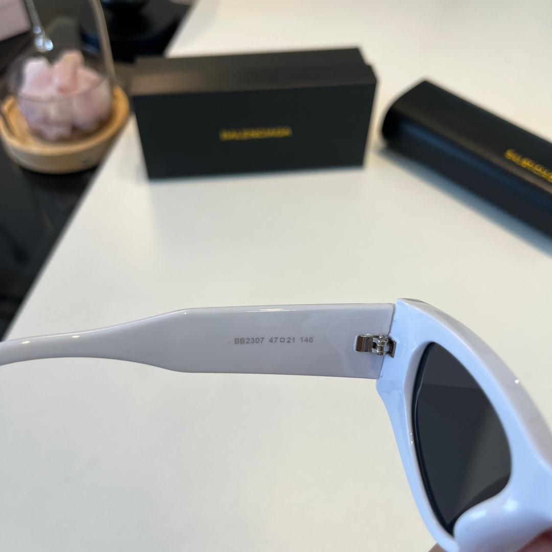 Balenciaga Rectangular Silver Lens Sunglasses for Men & Women - 449653 - detail image 8