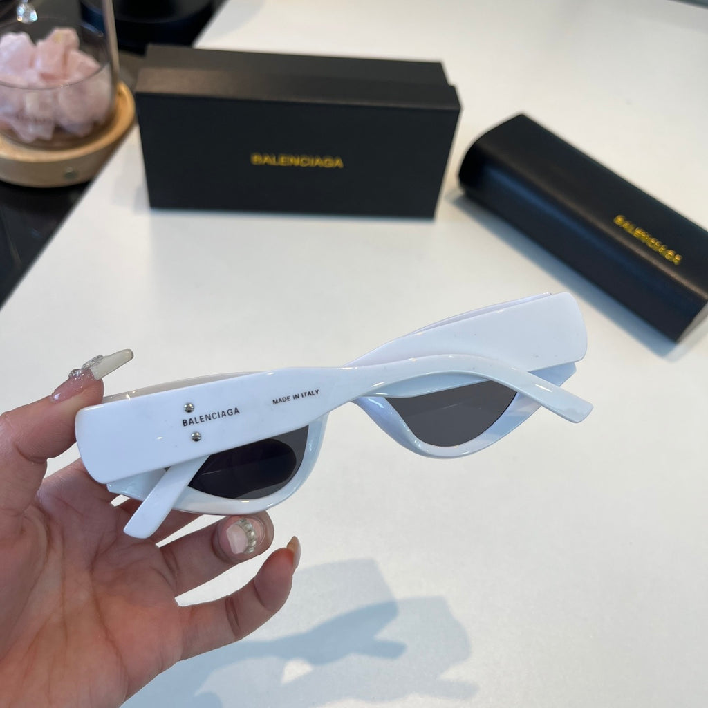 Balenciaga Rectangular Silver Lens Sunglasses for Men & Women - 449653 - detail image 7