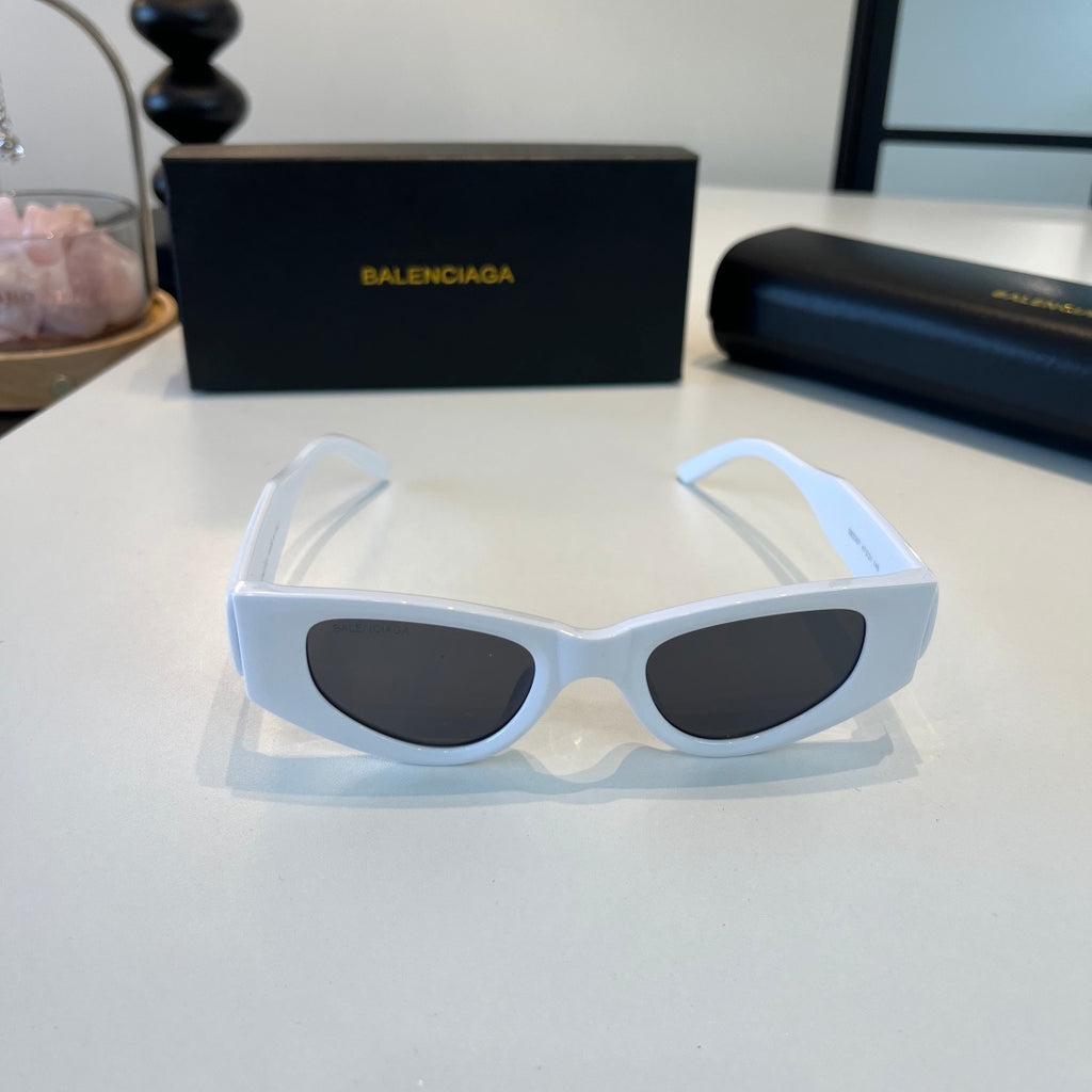 Balenciaga Rectangular Silver Lens Sunglasses for Men & Women - 449653 - detail image 2