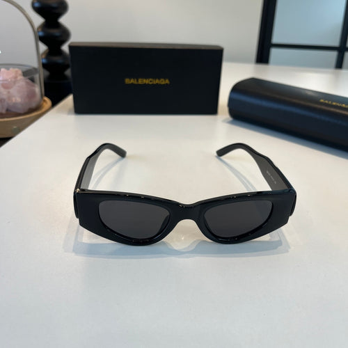 Balenciaga Rectangular Black Lens Sunglasses for Men & Women - 158569 - detail image 2