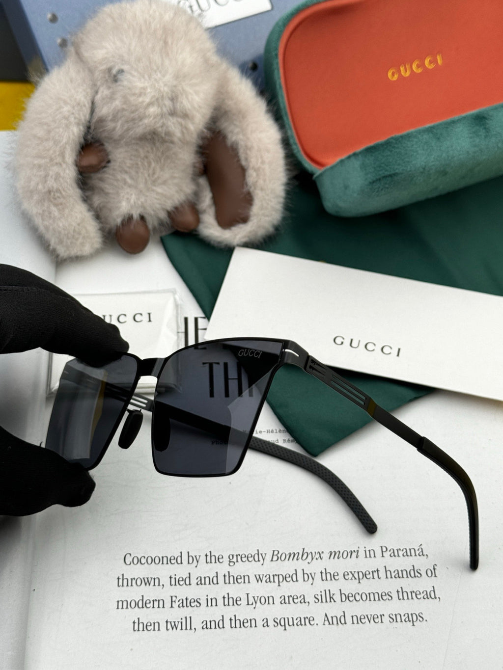 Gucci G198 Polarized Fashion Blue Lens Sunglasses for Men & Women - detail image 4