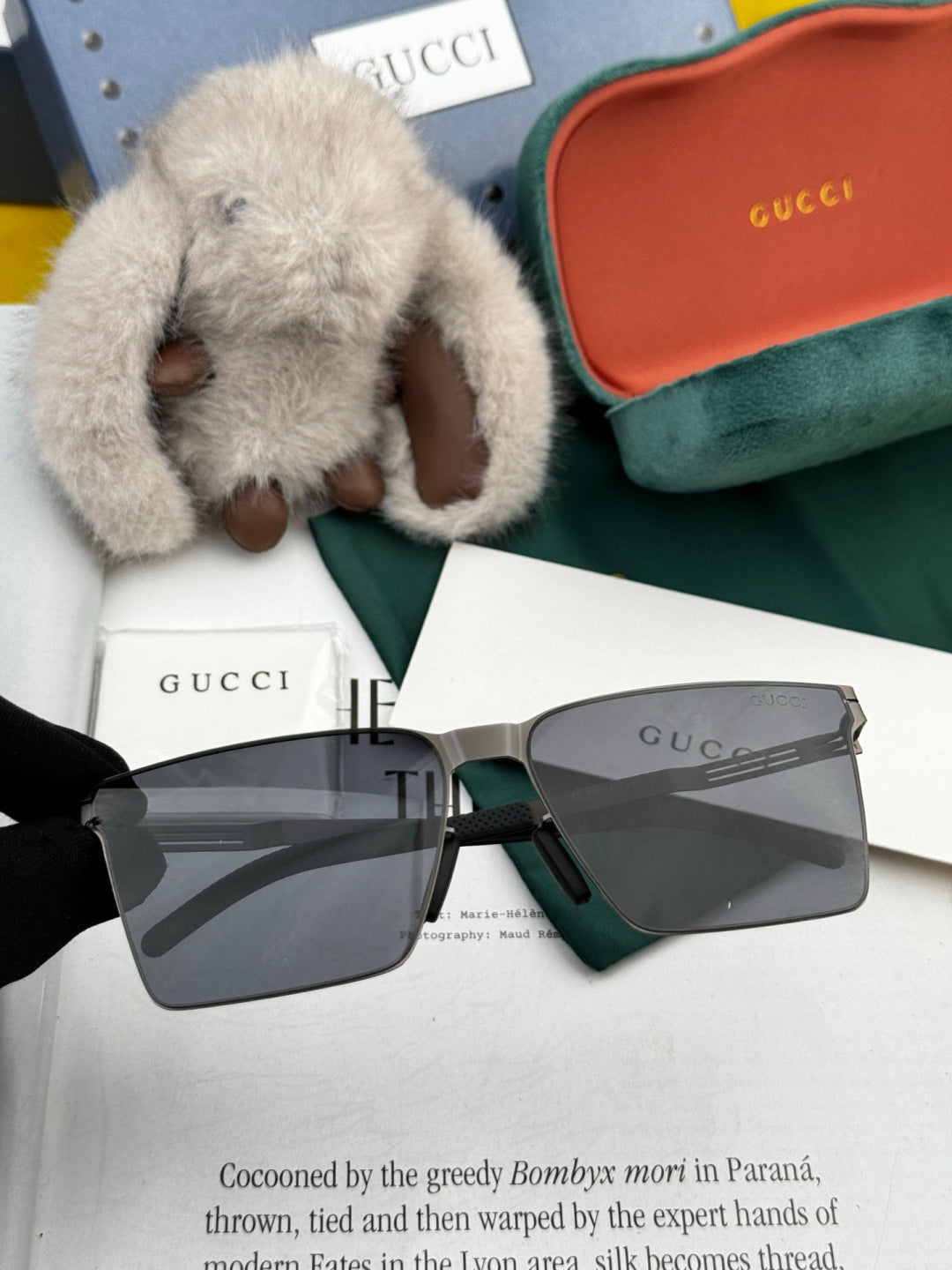 Gucci G198 Polarized Fashion Blue Lens Sunglasses for Men & Women - detail image 3