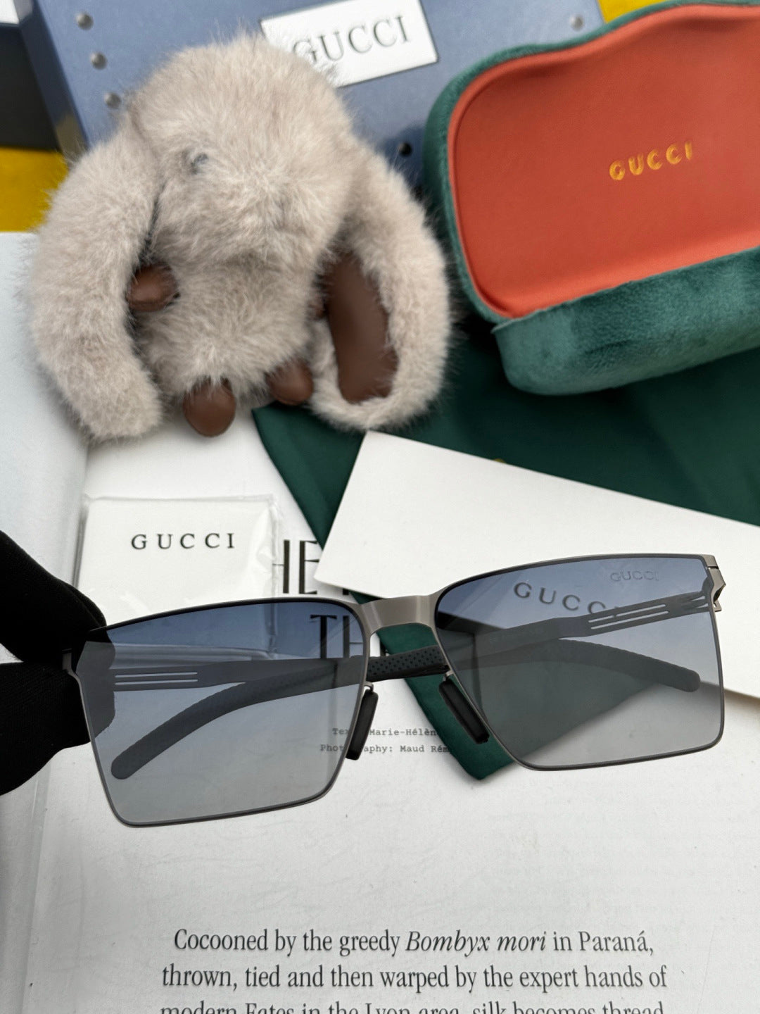 Gucci G198 Polarized Fashion Blue Lens Sunglasses for Men & Women - detail image 2