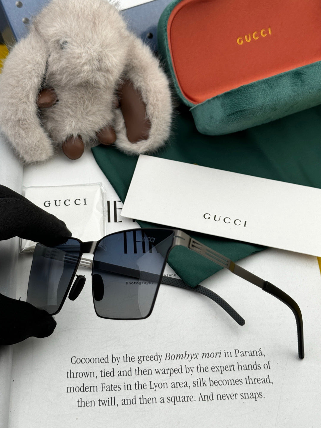 Gucci G198 Polarized Fashion Blue Lens Sunglasses for Men & Women - detail image 5