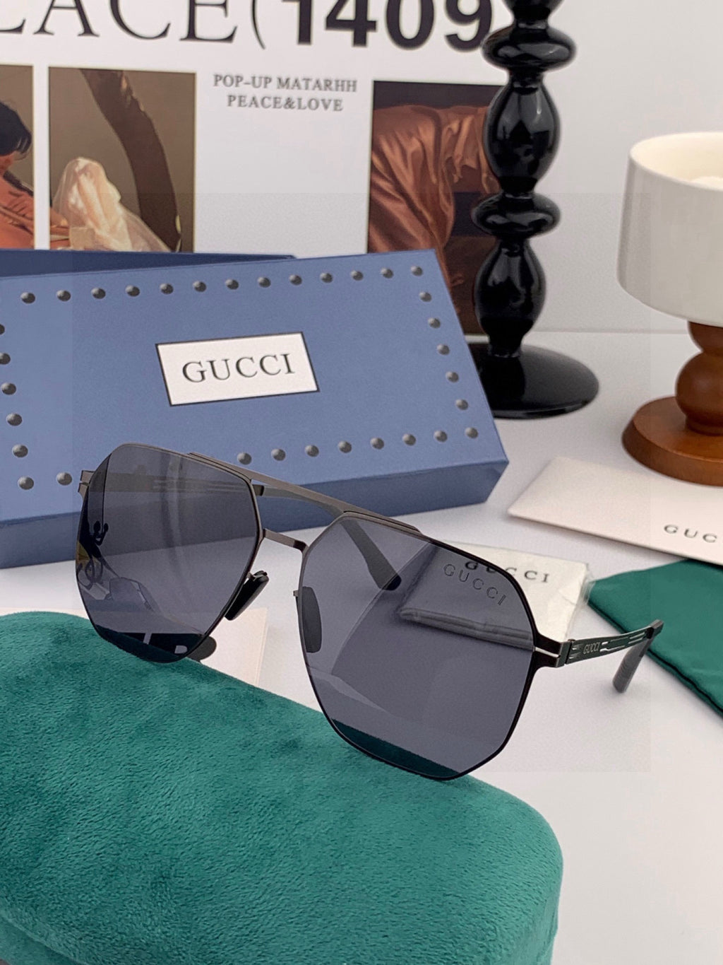 Gucci G611 Polarized Fashion Black Lens Sunglasses for Men & Women - detail image 2