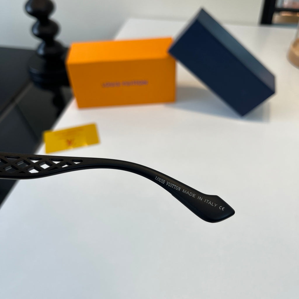 Louis Vuitton Fashion Silver Lens Sunglasses for Women - 493059 - detail image 10