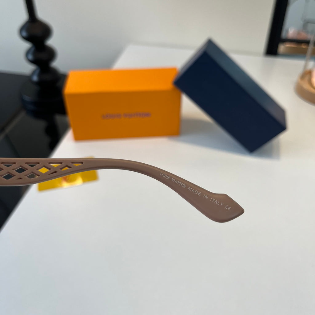 Louis Vuitton Fashion Silver Lens Sunglasses for Women - 493060 - detail image 8