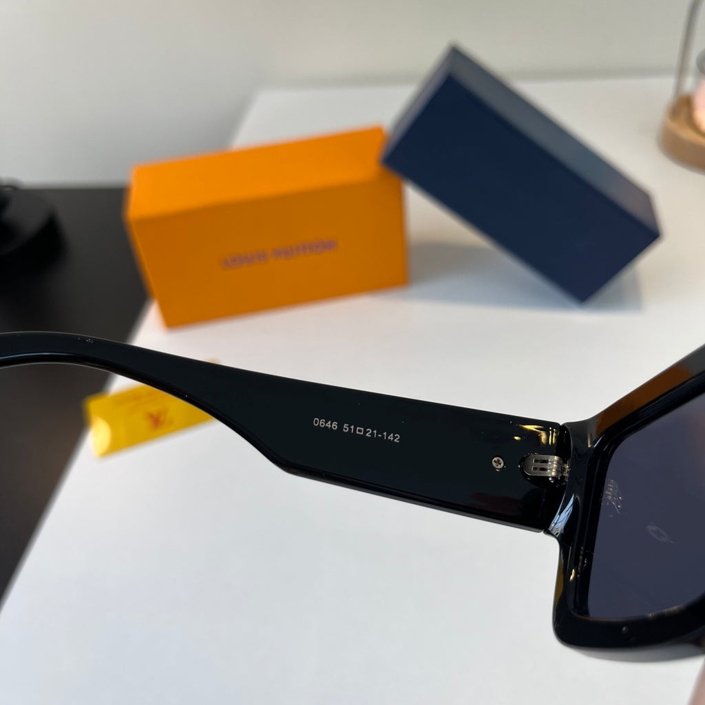Louis Vuitton Fashion Black Lens Sunglasses for Men & Women - 493063 - detail image 9