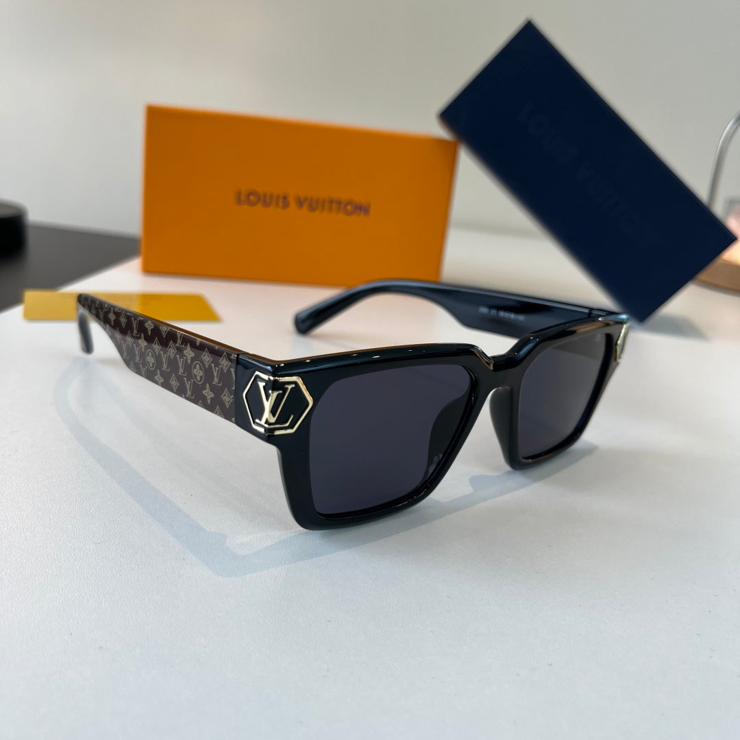 Louis Vuitton Fashion Black Lens Sunglasses for Men & Women - 493067