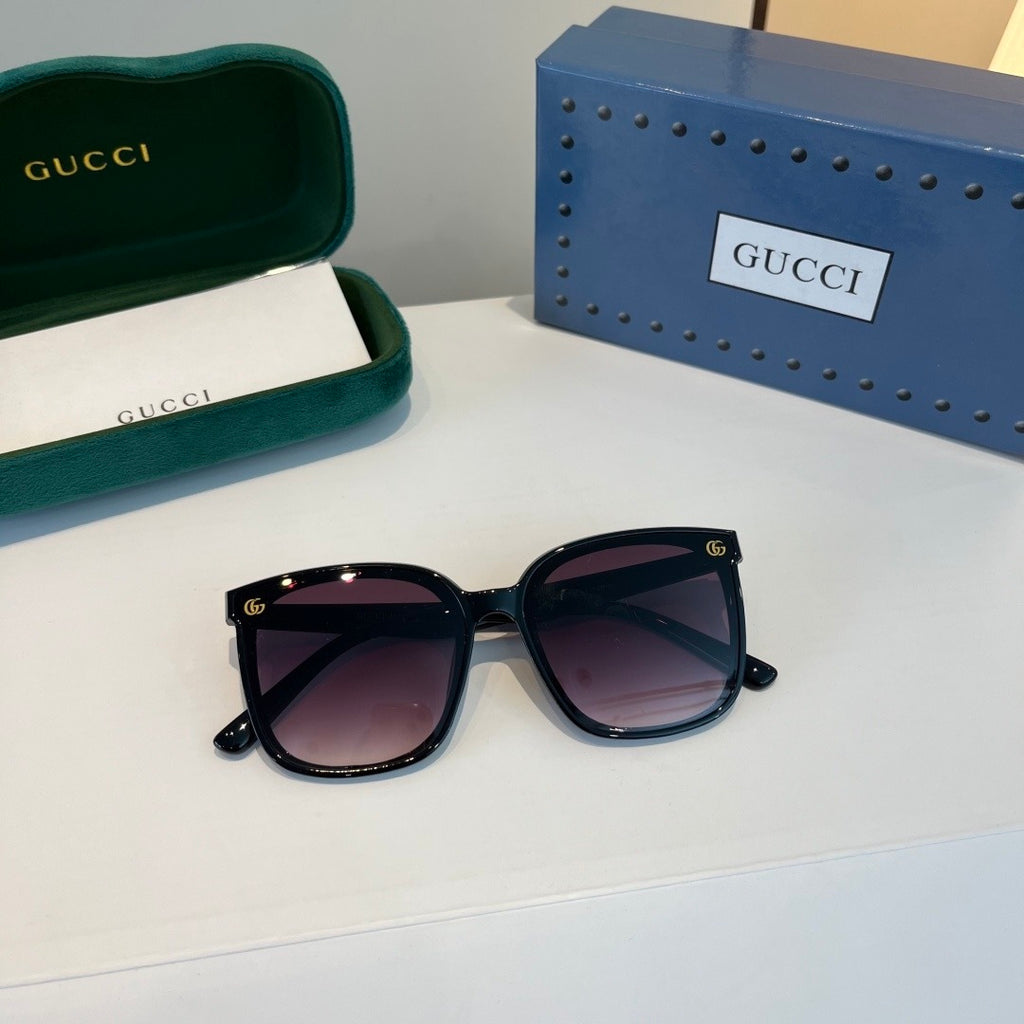 Gucci Oversized Black Lens Sunglasses for Men & Women - 486346 - detail image 5