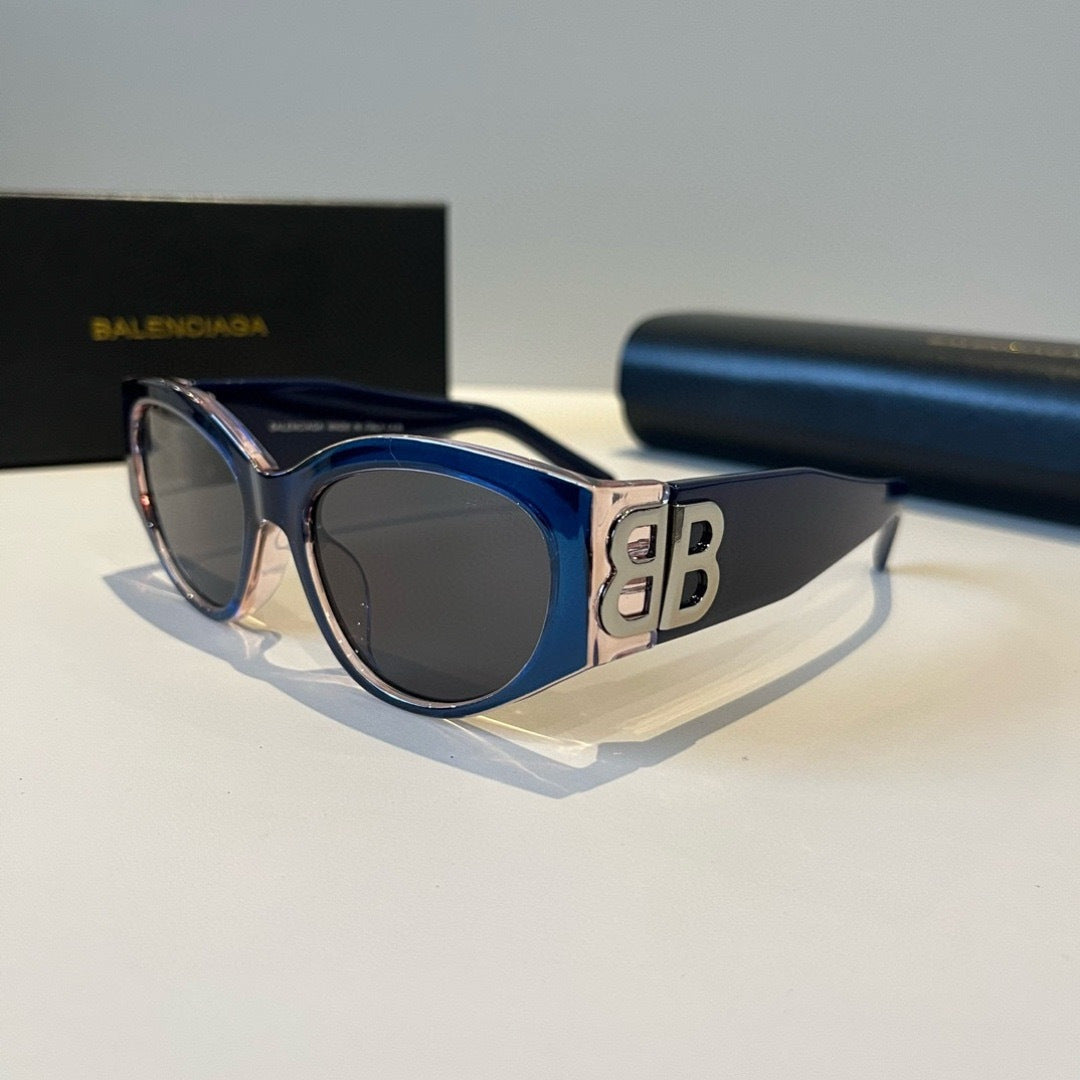 Balenciaga Rectangular Black Lens Sunglasses for Men & Women - 416142 - detail image 3
