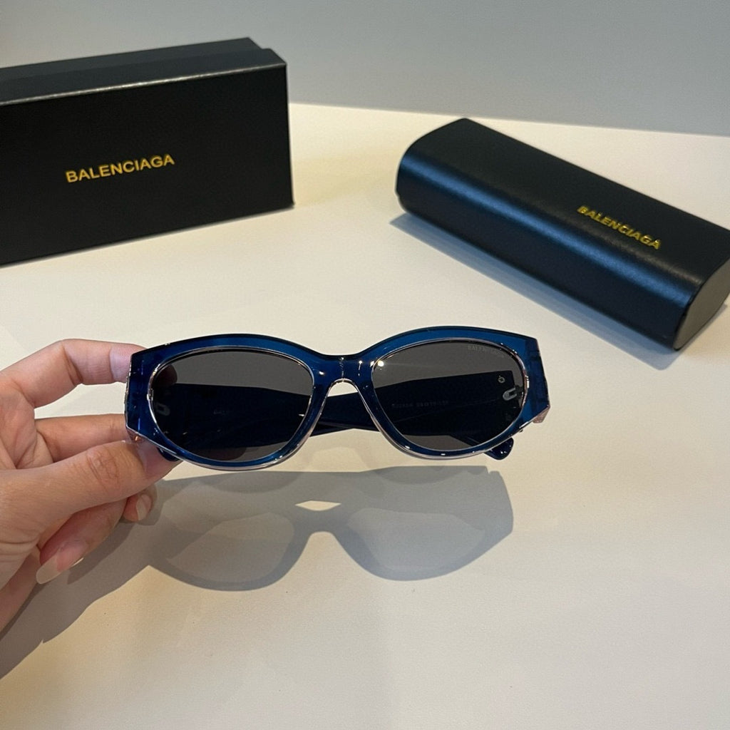 Balenciaga Rectangular Black Lens Sunglasses for Men & Women - 416142 - detail image 6