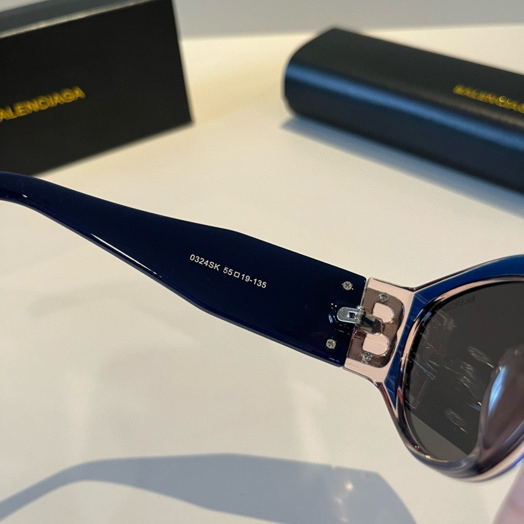 Balenciaga Rectangular Black Lens Sunglasses for Men & Women - 416092 - detail image 8