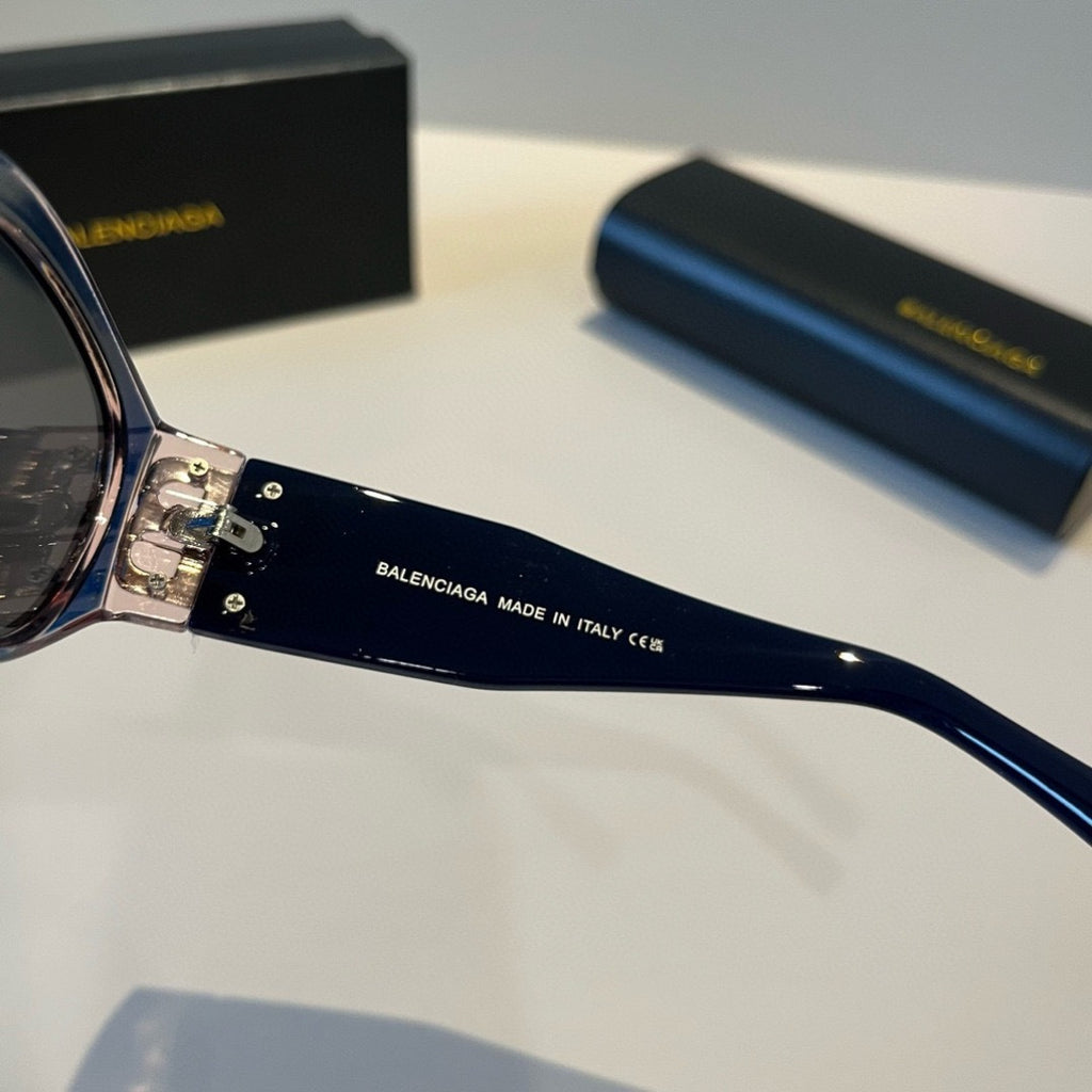 Balenciaga Rectangular Black Lens Sunglasses for Men & Women - 416142 - detail image 5