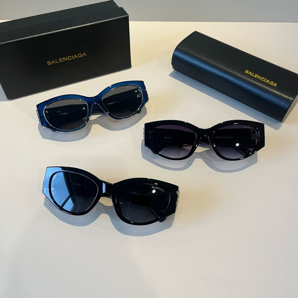 Balenciaga Rectangular Black Lens Sunglasses for Men & Women - 416093 - detail image 12