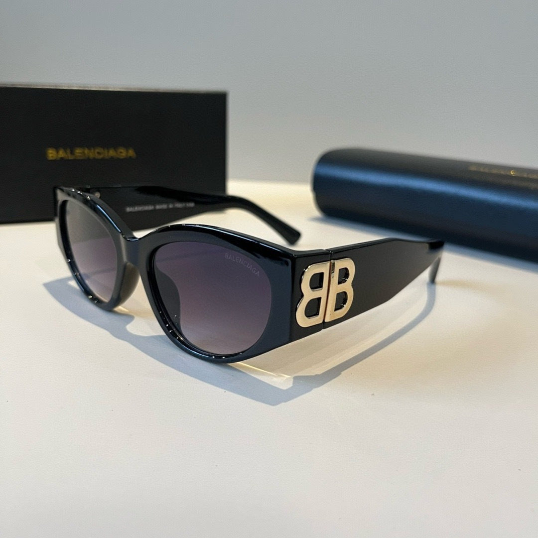 Balenciaga Rectangular Black Lens Sunglasses for Men & Women - 416143 - detail image 3