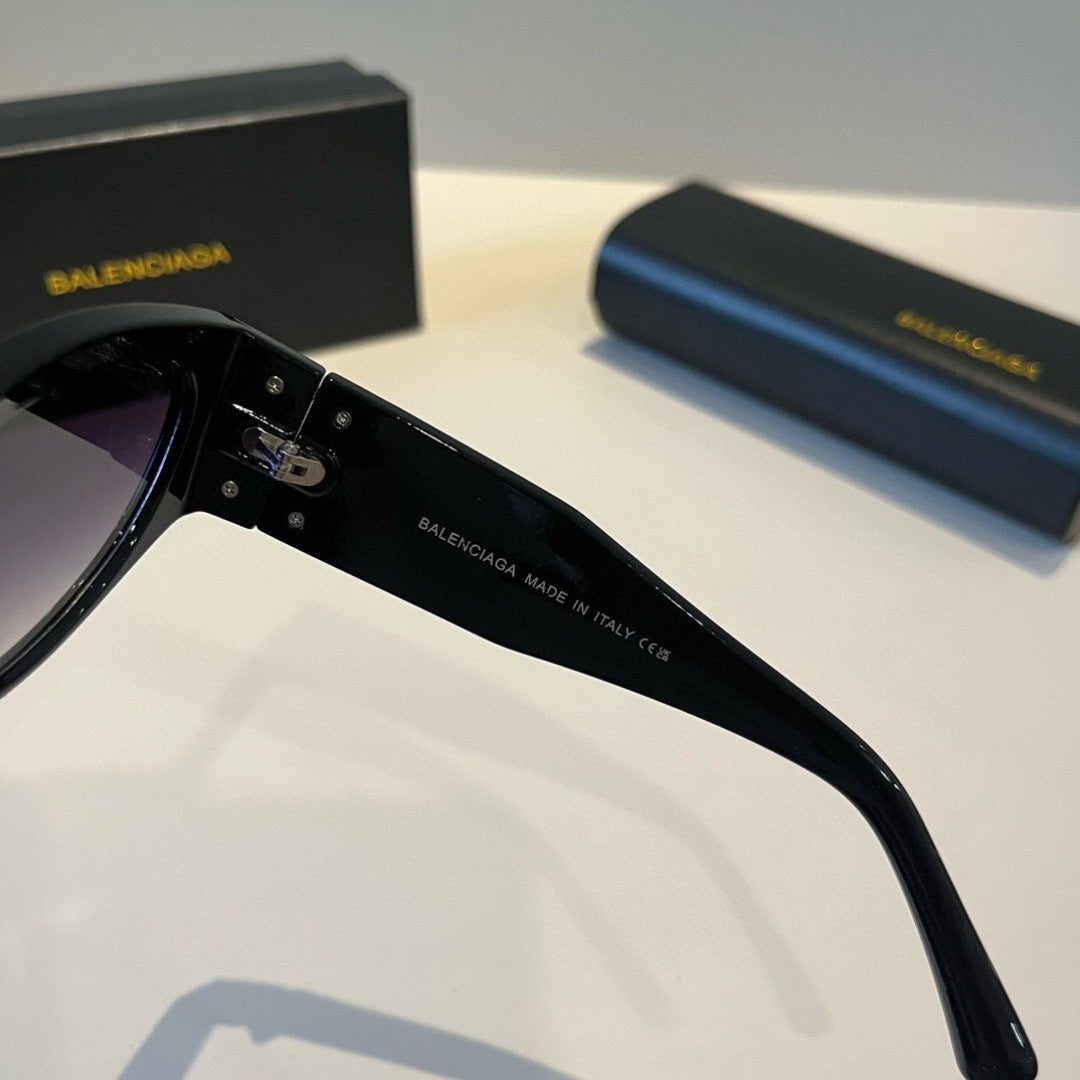 Balenciaga Rectangular Black Lens Sunglasses for Men & Women - 416143 - detail image 5