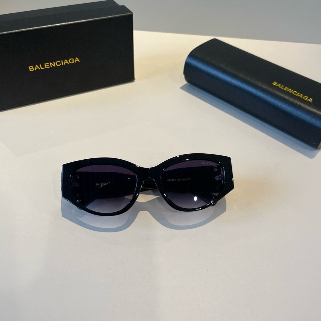 Balenciaga Rectangular Black Lens Sunglasses for Men & Women - 416093 - detail image 11