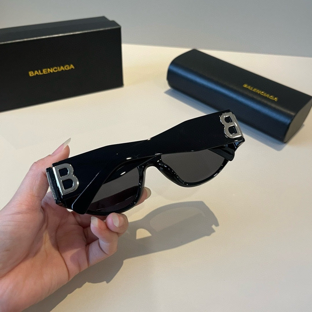 Balenciaga Rectangular Black Lens Sunglasses for Men & Women - 416089 - detail image 5