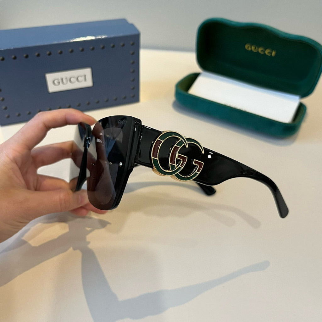 Gucci Oversized Black Lens Sunglasses for Men & Women - 464868 - detail image 4