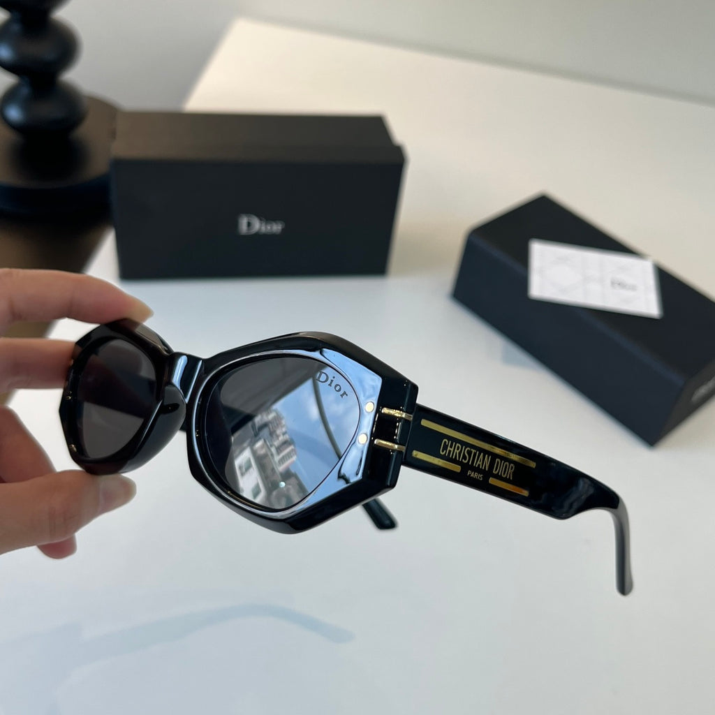 Dior Fashion Black Lens Sunglasses for Men & Women - 415417 - detail image 4