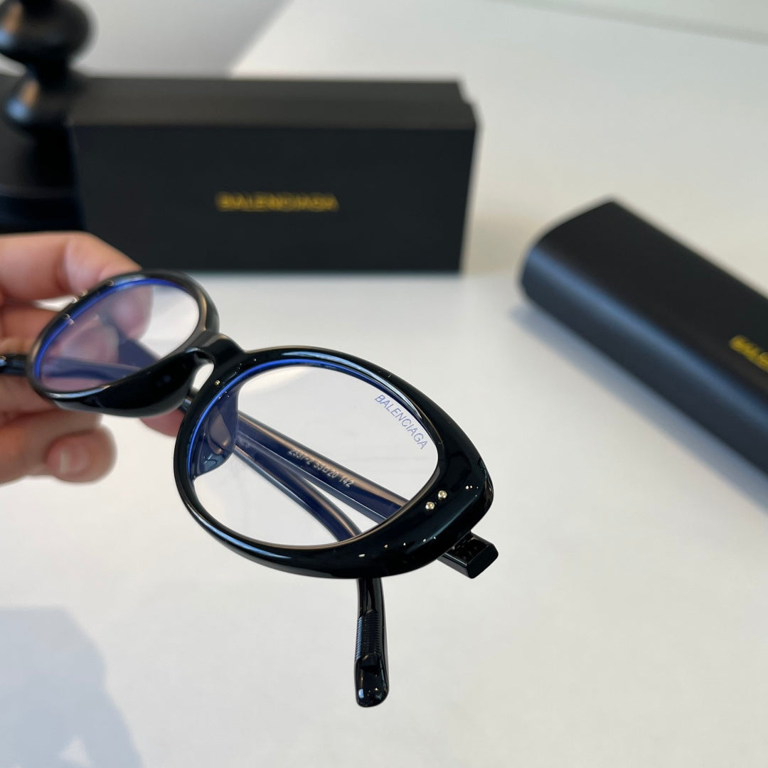Balenciaga Rectangular Silver Lens Sunglasses for Men & Women - 416123 - detail image 6