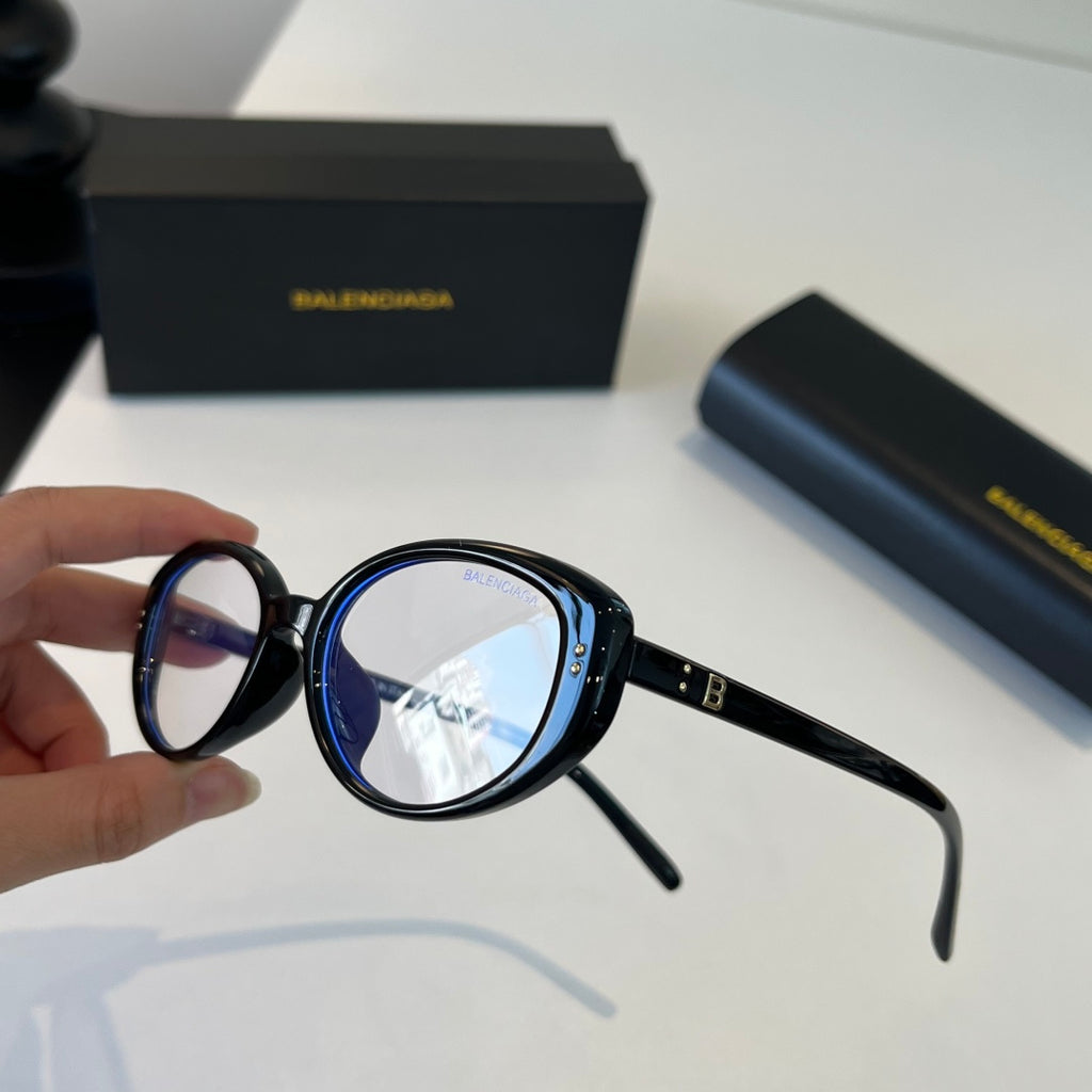 Balenciaga Rectangular Silver Lens Sunglasses for Men & Women - 382906 - detail image 4