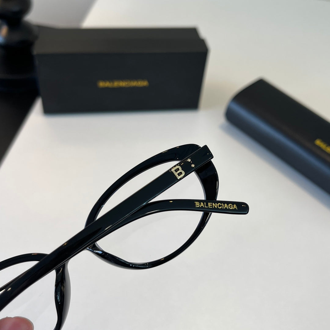 Balenciaga Rectangular Silver Lens Sunglasses for Men & Women - 382906 - detail image 7