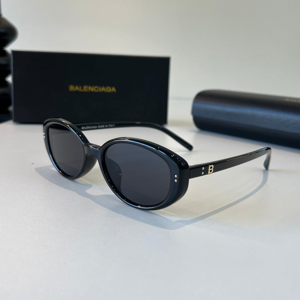 Balenciaga Rectangular Silver Lens Sunglasses for Men & Women - 416124 - detail image 3