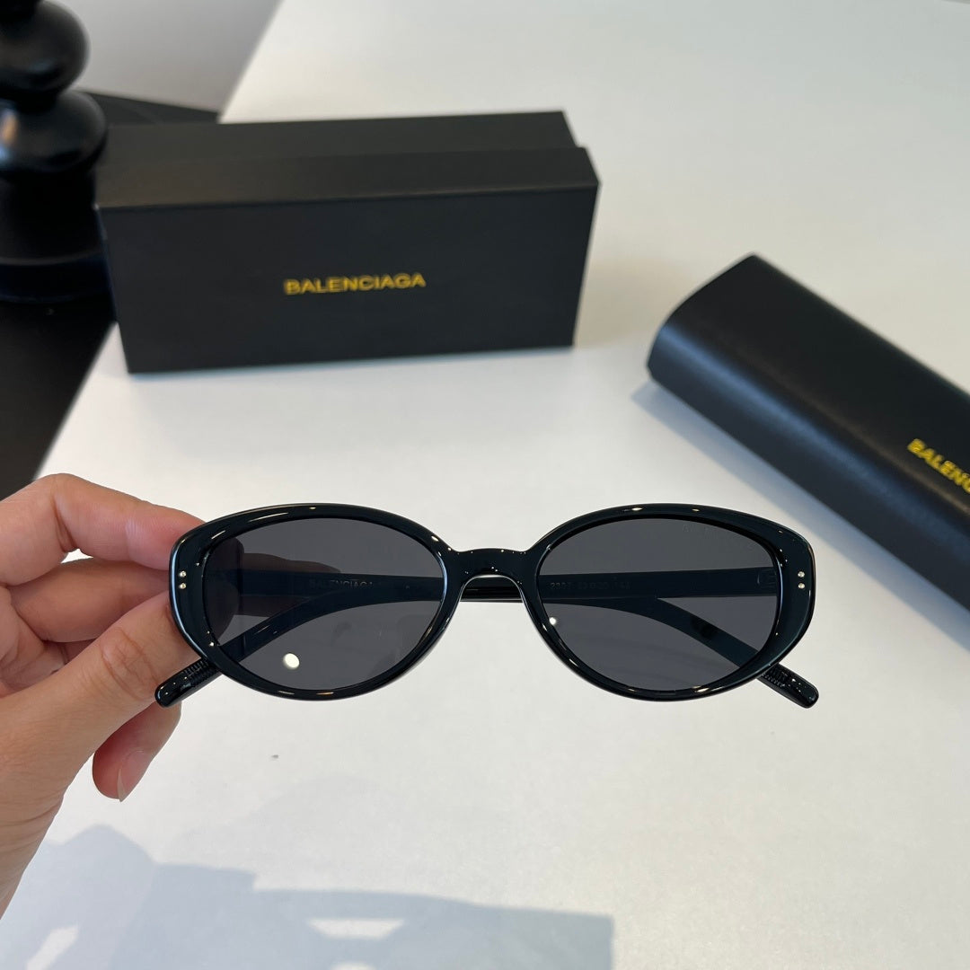 Balenciaga Rectangular Silver Lens Sunglasses for Men & Women - 382907 - detail image 5