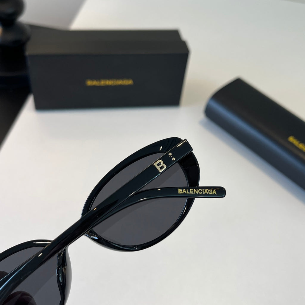Balenciaga Rectangular Silver Lens Sunglasses for Men & Women - 382907 - detail image 7