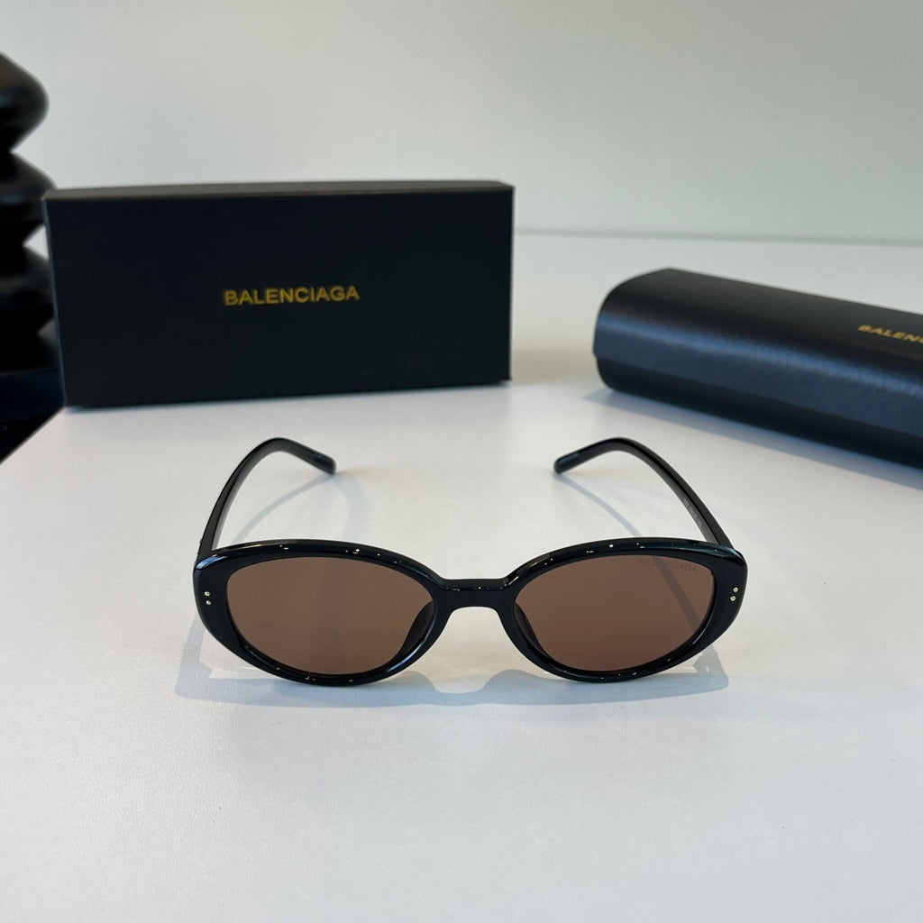 Balenciaga Rectangular Silver Lens Sunglasses for Men & Women - 466042 - detail image 2