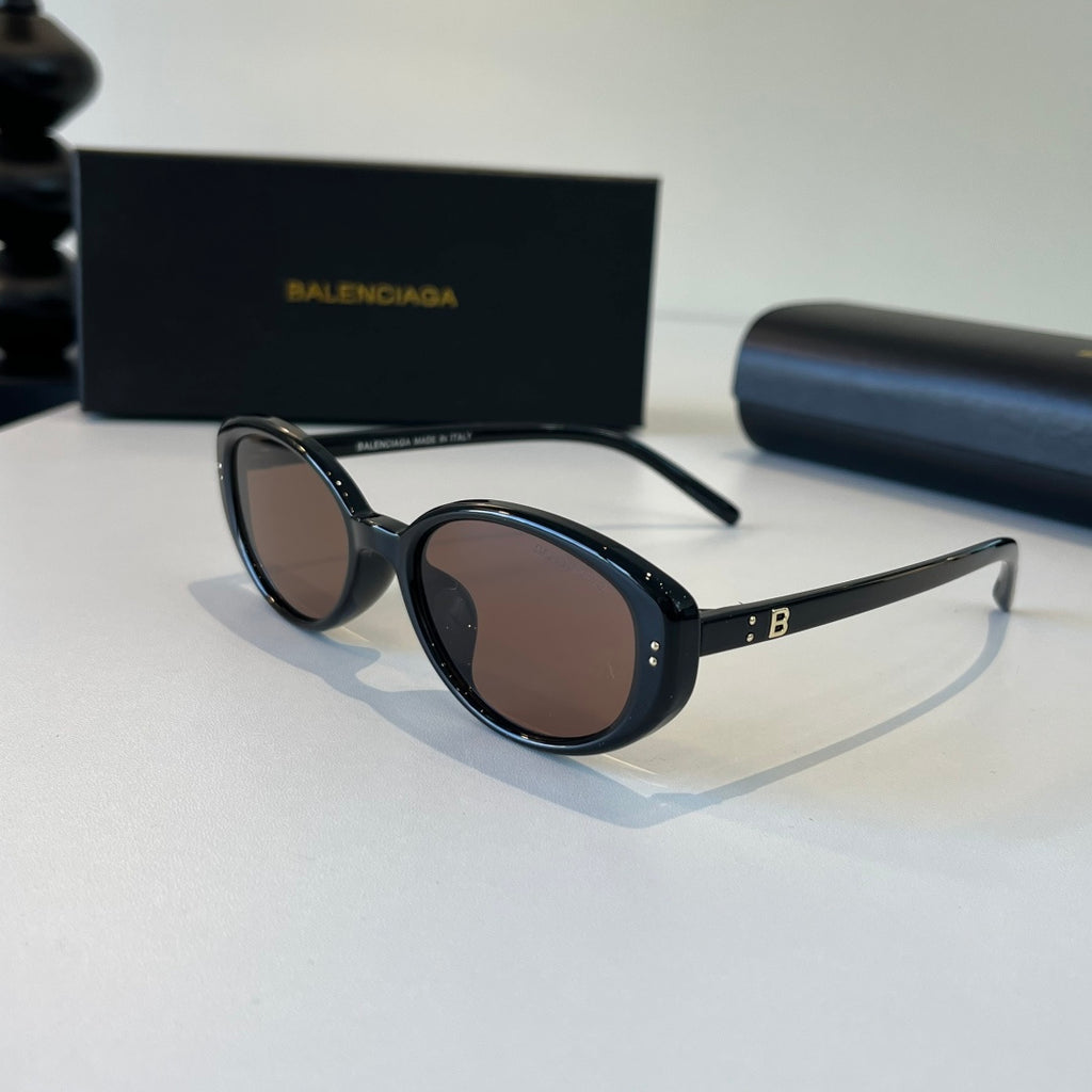 Balenciaga Rectangular Silver Lens Sunglasses for Men & Women - 382908 - detail image 3