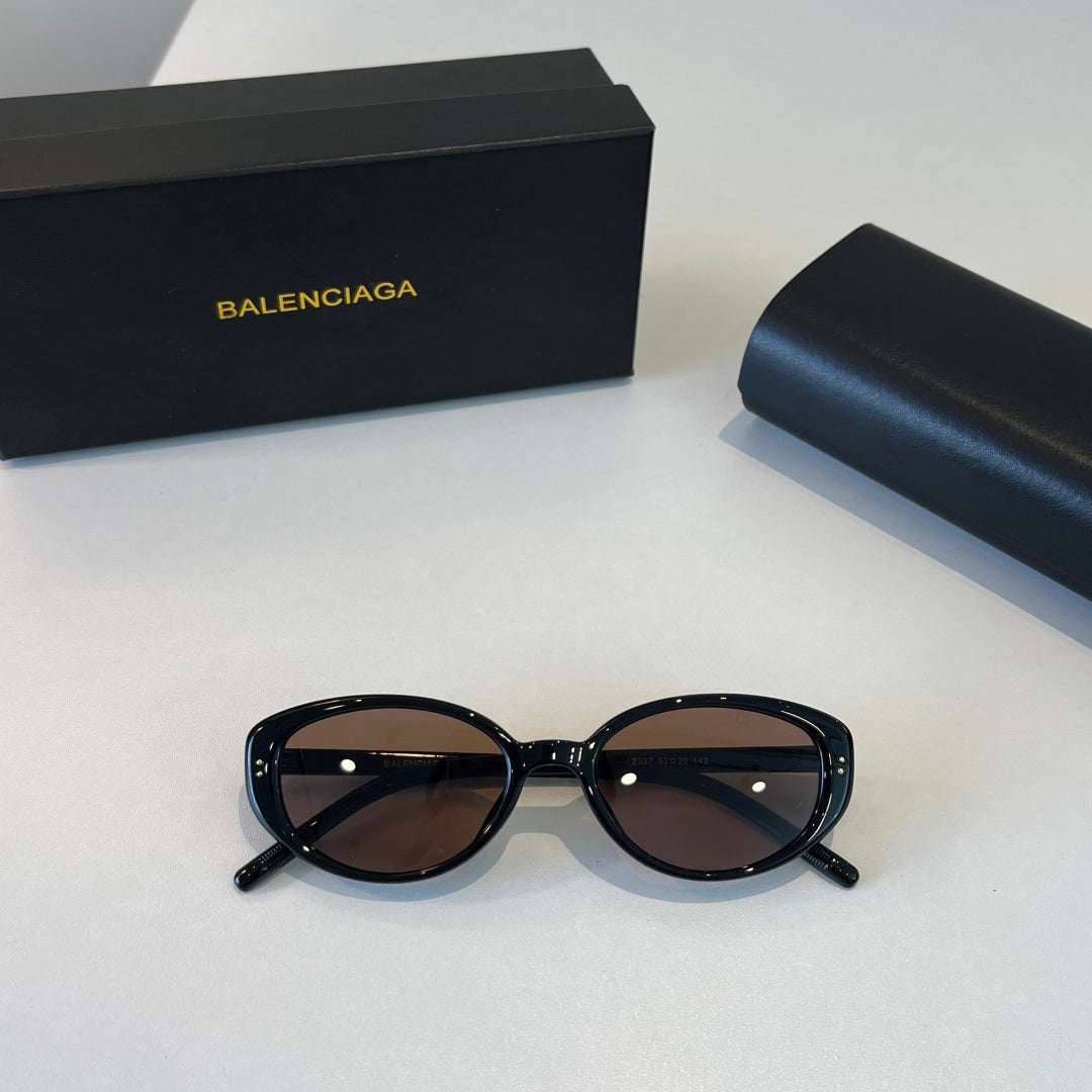 Balenciaga Rectangular Silver Lens Sunglasses for Men & Women - 466042 - detail image 4