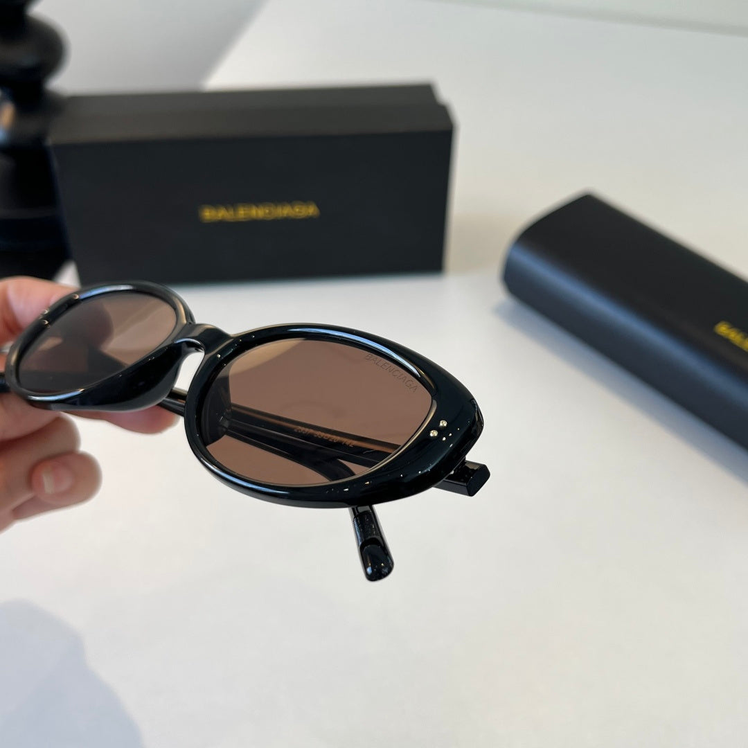 Balenciaga Rectangular Silver Lens Sunglasses for Men & Women - 382908 - detail image 6