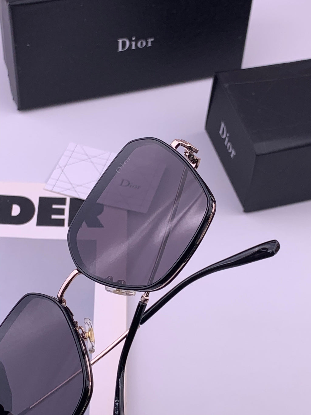 Dior D7635 Polarized Fashion Black Lens Sunglasses for Men & Women - 358200 - detail image 4