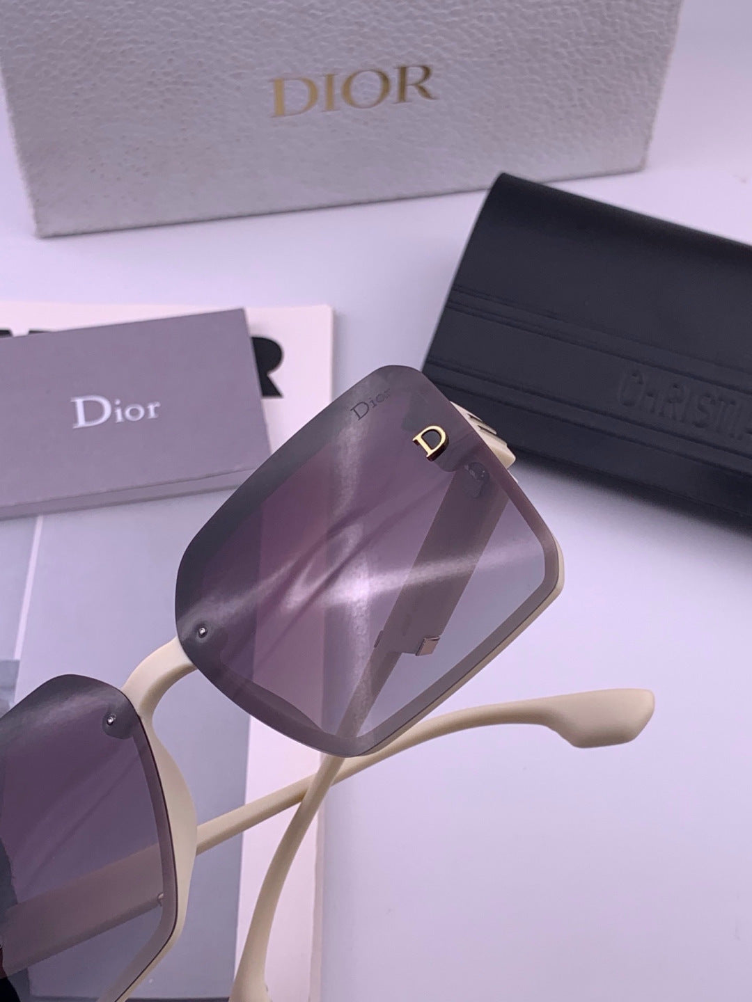 Dior CD8226 Polarized Square Red Lens Sunglasses for Women - 358223 - detail image 3